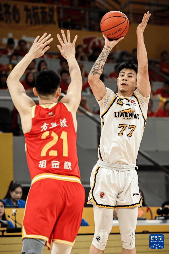 攻防低迷！张镇麟受困伤病季后赛断崖下滑
